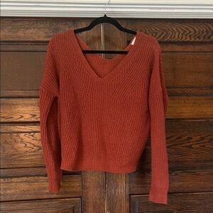Women's V-Neck Sweater in Rust